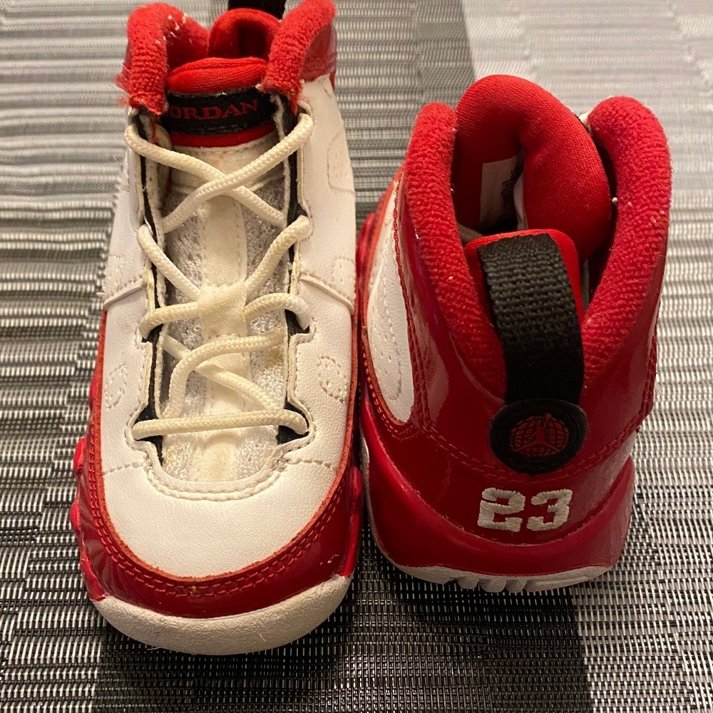 NIKE AIR JORDAN 9 RETRO